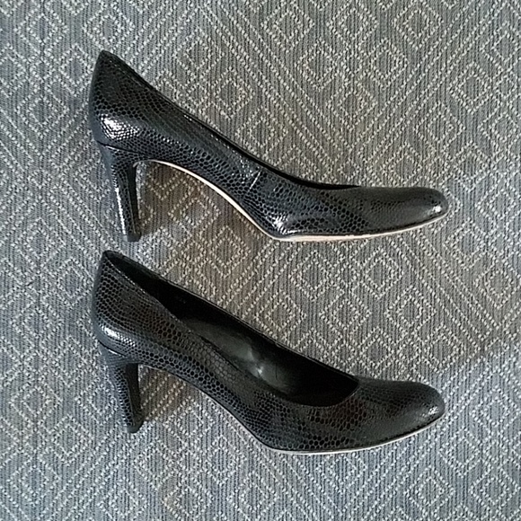 vaneli black pumps